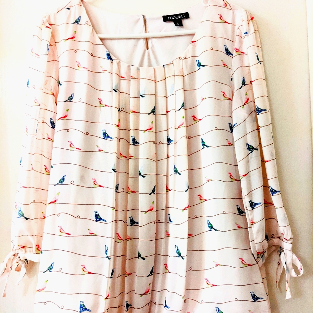 Roz & Ali flirty blouse Size Large